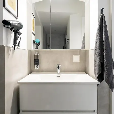 2 - 5 Guests - Ground Floor - Modern شقة