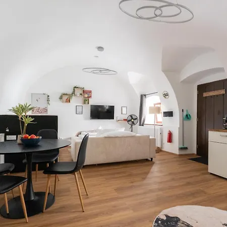 2 - 5 Guests - Ground Floor - Modern شقة