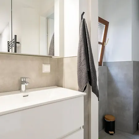 شقة 2 - 5 Guests - Ground Floor - Modern *